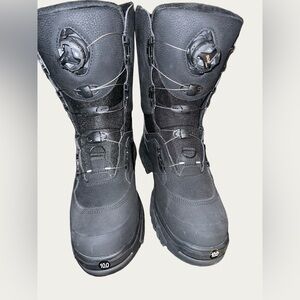 TOBE Black Nimbus -high end snowmobile boot. Boa closure